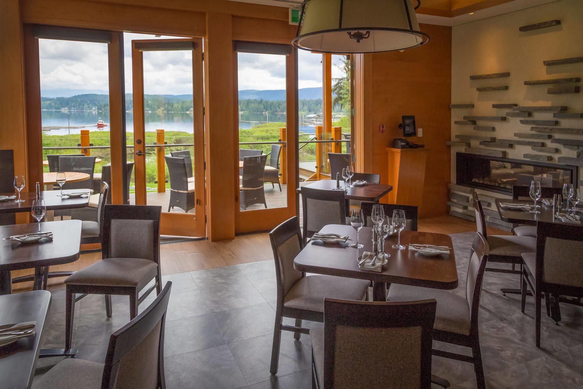 Sproat Lake Landing Resort Great Central Esterno foto